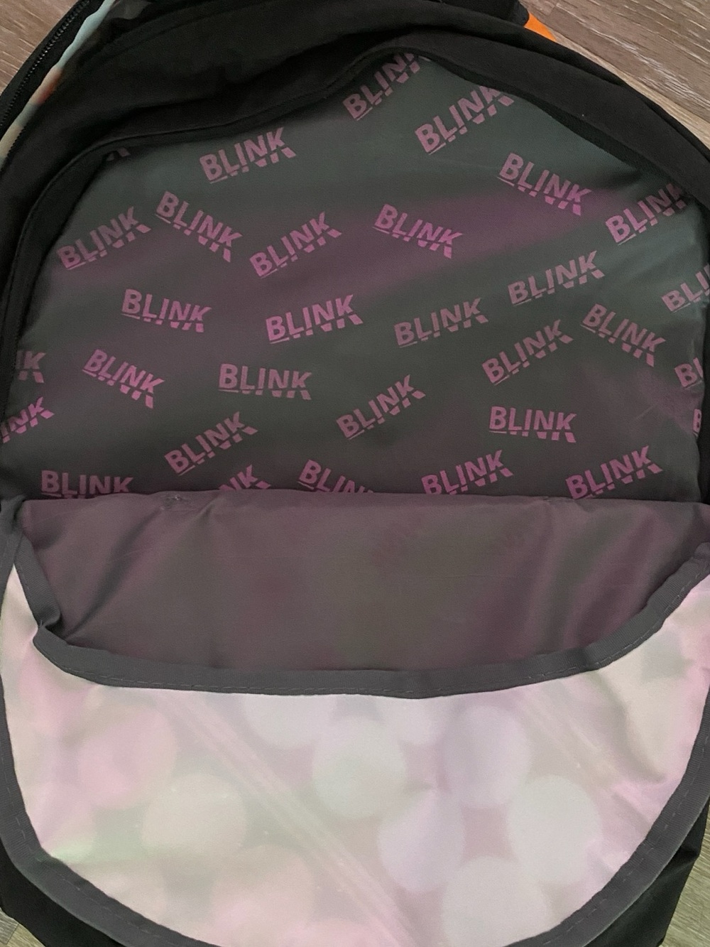 Blink Backpack - Picture 4 of 9